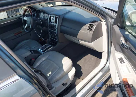 2006 Chrysler 300C z USA, uszkodzony, nr VIN 2C3KA63H86H225124